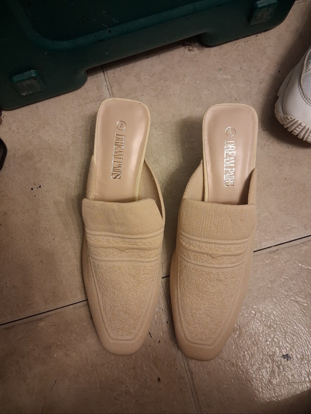 Dream Pairs Women's Cream Slip-On Mule Loafers Size 8